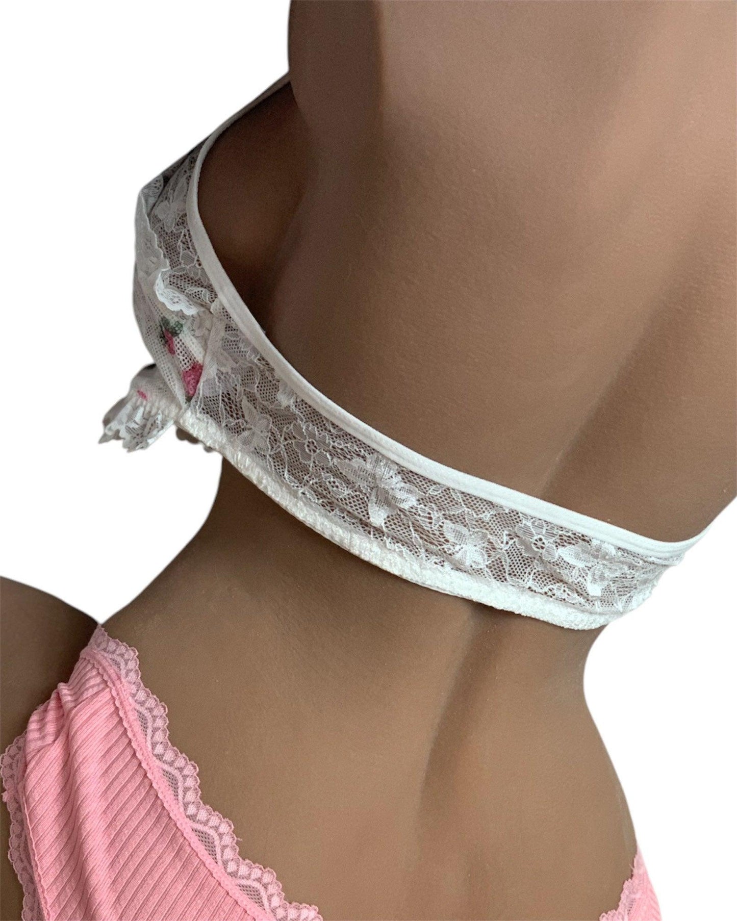 Haut en dentelle florale - Concept Beauty